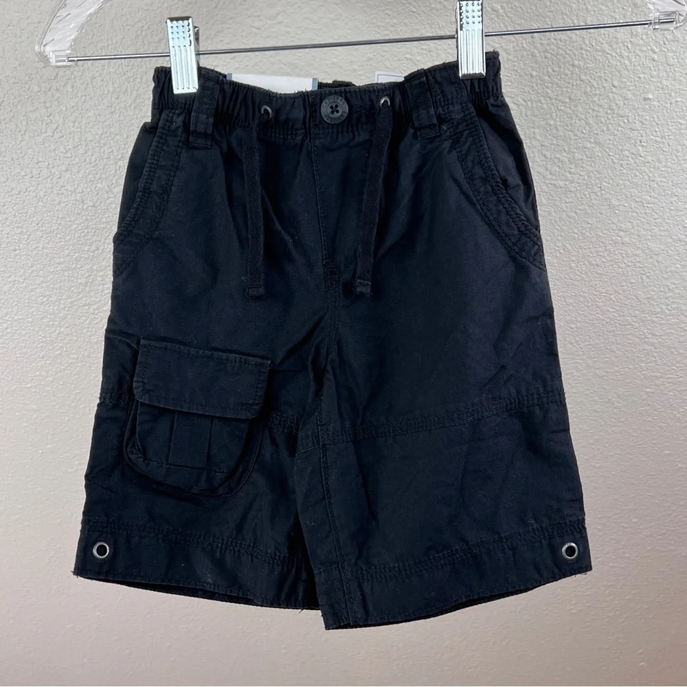 BABY GAP Toddler Boy cargo shorts. NWT. Size 2years. Elastic Waist w/ tie